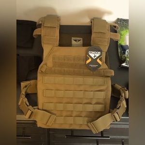 Condor airsoft vest and mag holder. NWT